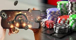 royal2 mobile app interface showing sportsbook markets and live-dealer games